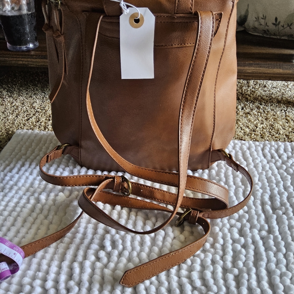 Universal Thread Backpack - Picture 3 of 9